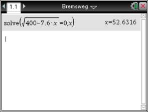 Berechnung des Bremsweges mit einer mathematischen Gleichung auf einem Bildschirm.